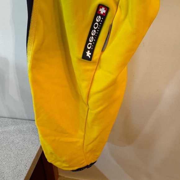 Assos of Switzerland Men’s Thermal Fall & Winter Bib Tights/Knickers - Large - Picture 3 of 5